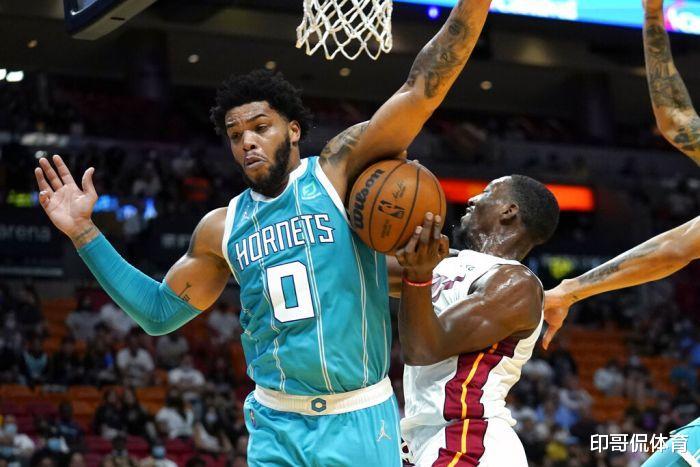 清晨夏洛特黄蜂备战欧联,止住颓势细节曝光,球迷炸锅,赛季目标并未改变(洛小熠被黑亡龙控制) 清晨夏洛特黄蜂备战欧联,止住颓势细节曝光,球迷炸锅,赛季目标并未改变(洛小熠被黑亡龙控制)