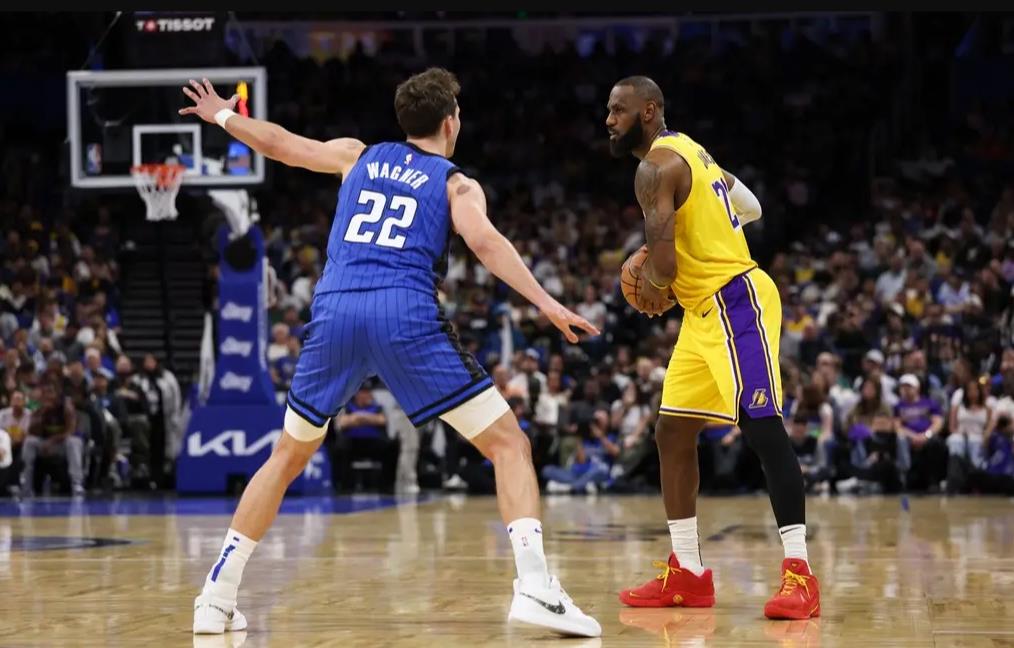 关于奥兰多魔术迎NBA总决赛关键赛，赛后状态回暖，气氛紧张，数据趋势出现新变化的信息